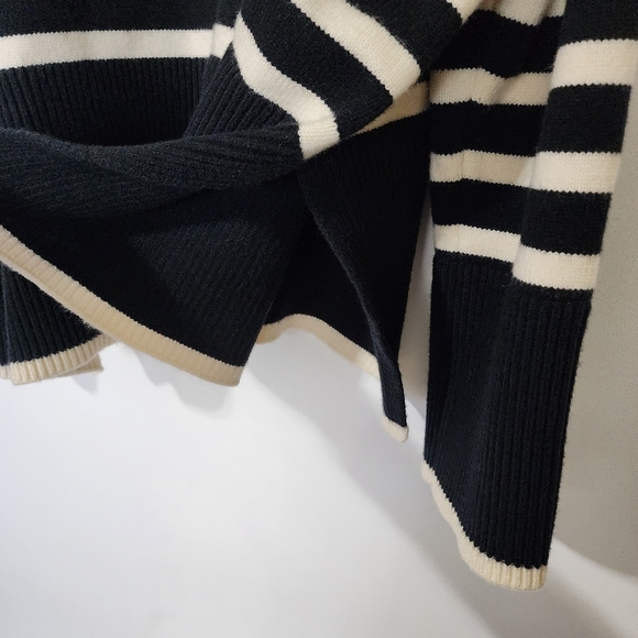 Black and white striped heavy sweater - Picture 5 of 12